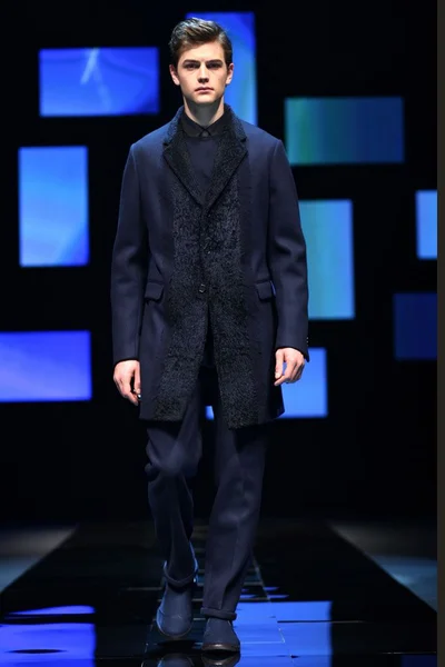 Look 14